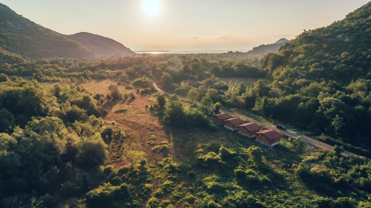 Orahovo Cottages Вирпазар Экстерьер фото